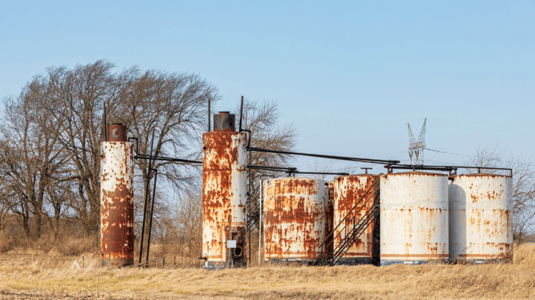 abandoned oil wells.png